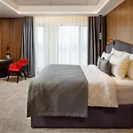 Hotel Qosmo 4*