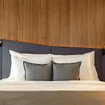 Hotel Qosmo