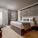 Hotel Qosmo 4*