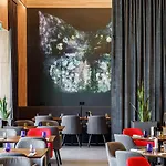 Qosmo Hotel 4*
