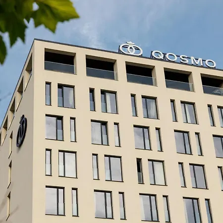 فندق Qosmo