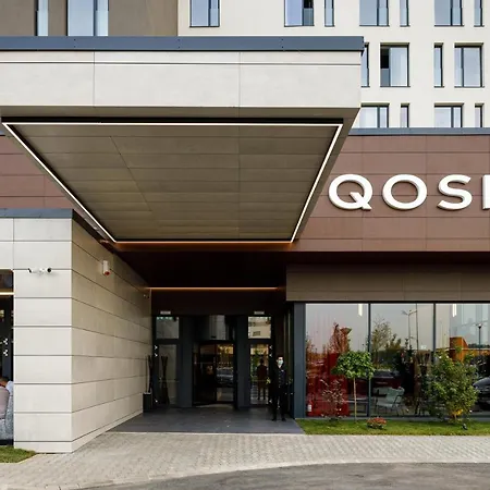 Hotel Qosmo