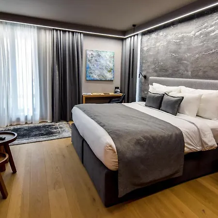 Qosmo Hotel