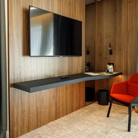 Qosmo Szálloda Brassó