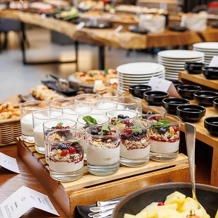 Hotell Qosmo Braşov