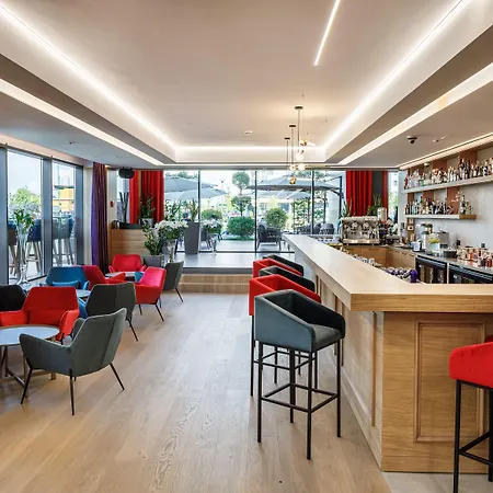 Hotell Qosmo Braşov