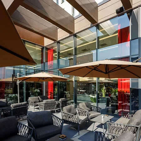 Qosmo Otel