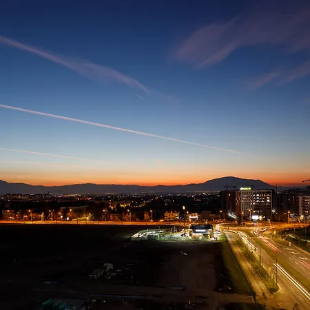 Qosmo Otel 4*