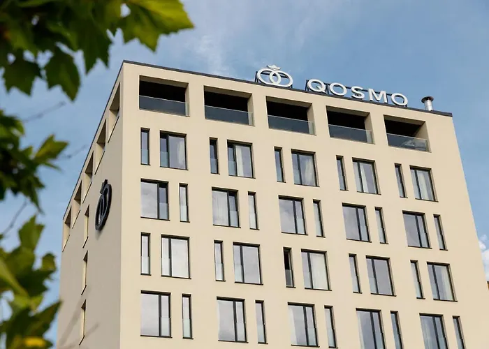 Hotel Qosmo