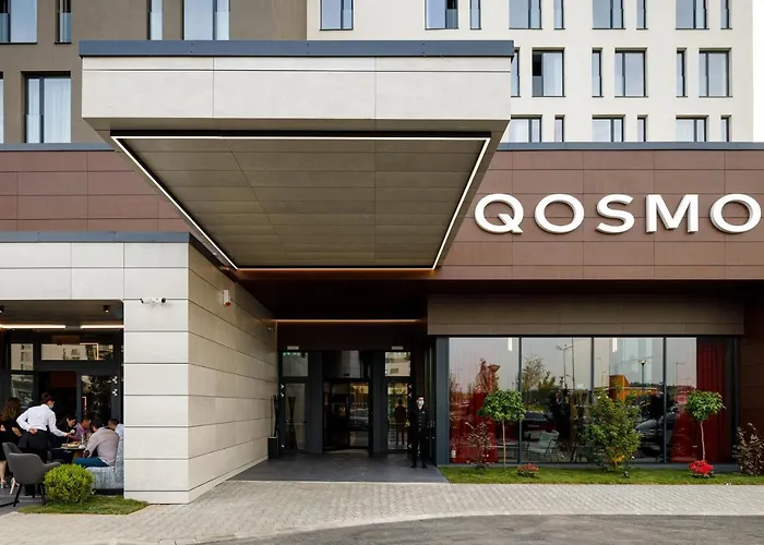 Hotel Qosmo